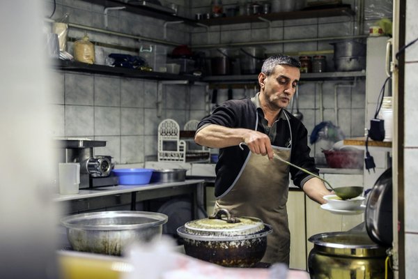 Robot pâtissier vs batteur électrique : lequel choisir ?